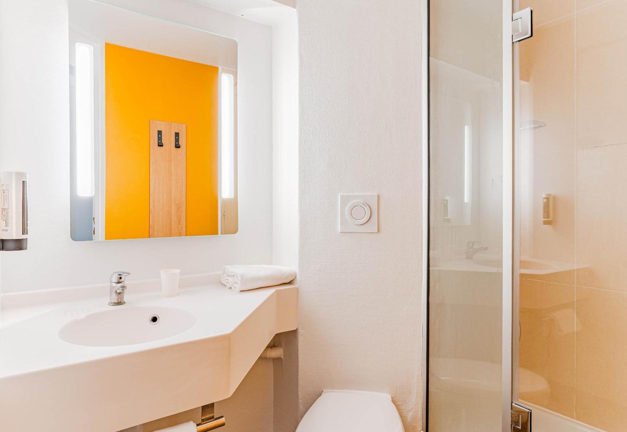 B&B Hotel Poitiers 3 Futuroscope Chasseneuil-du-Poitou Ngoại thất bức ảnh