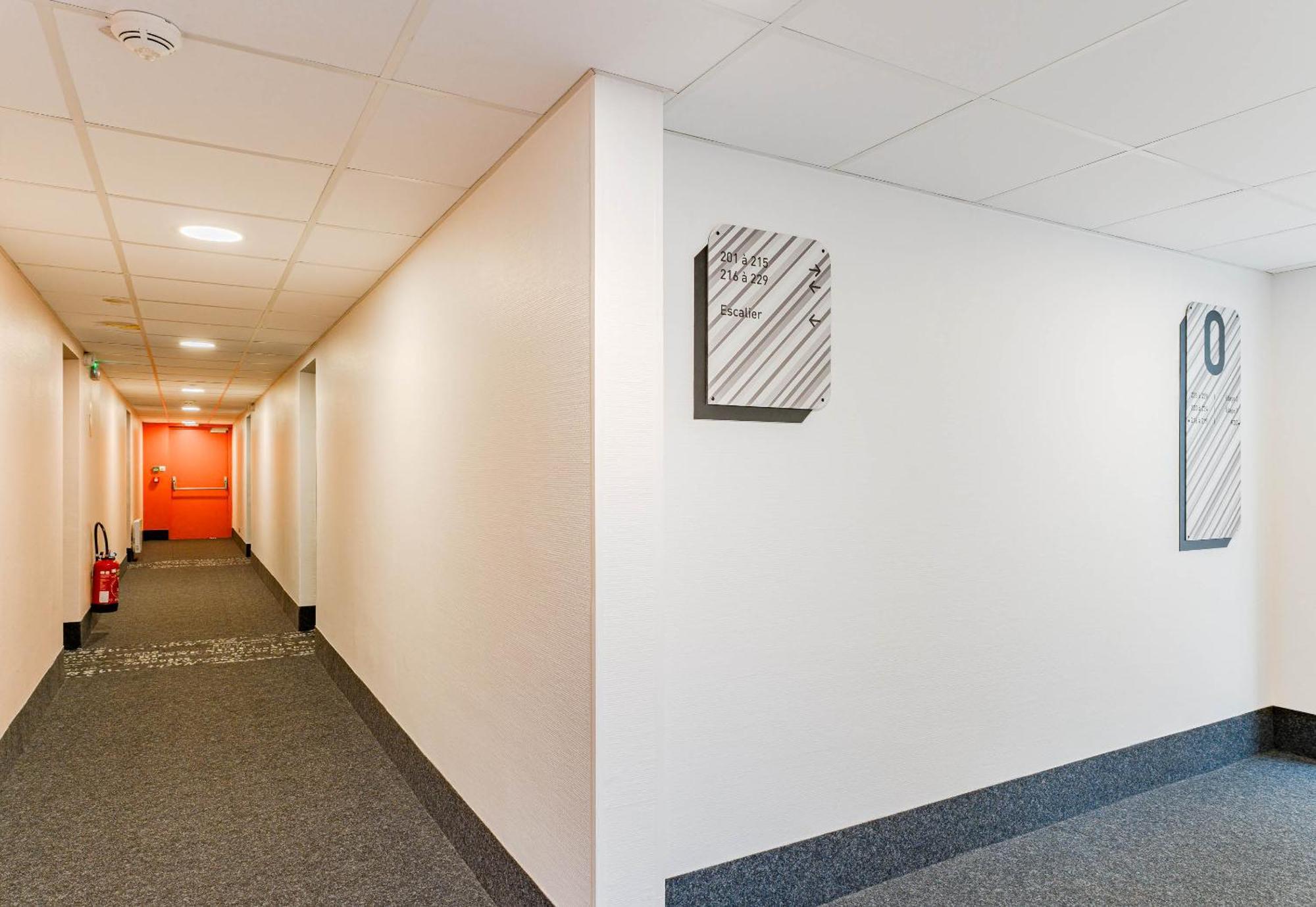 B&B Hotel Poitiers 3 Futuroscope Chasseneuil-du-Poitou Ngoại thất bức ảnh