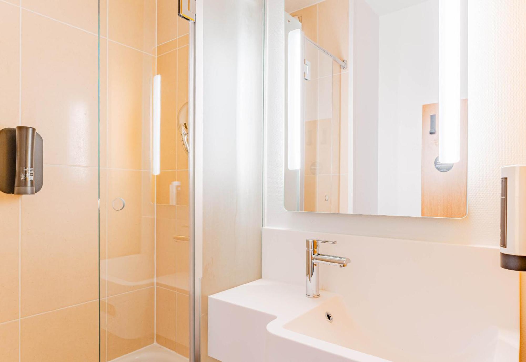 B&B Hotel Poitiers 3 Futuroscope Chasseneuil-du-Poitou Ngoại thất bức ảnh