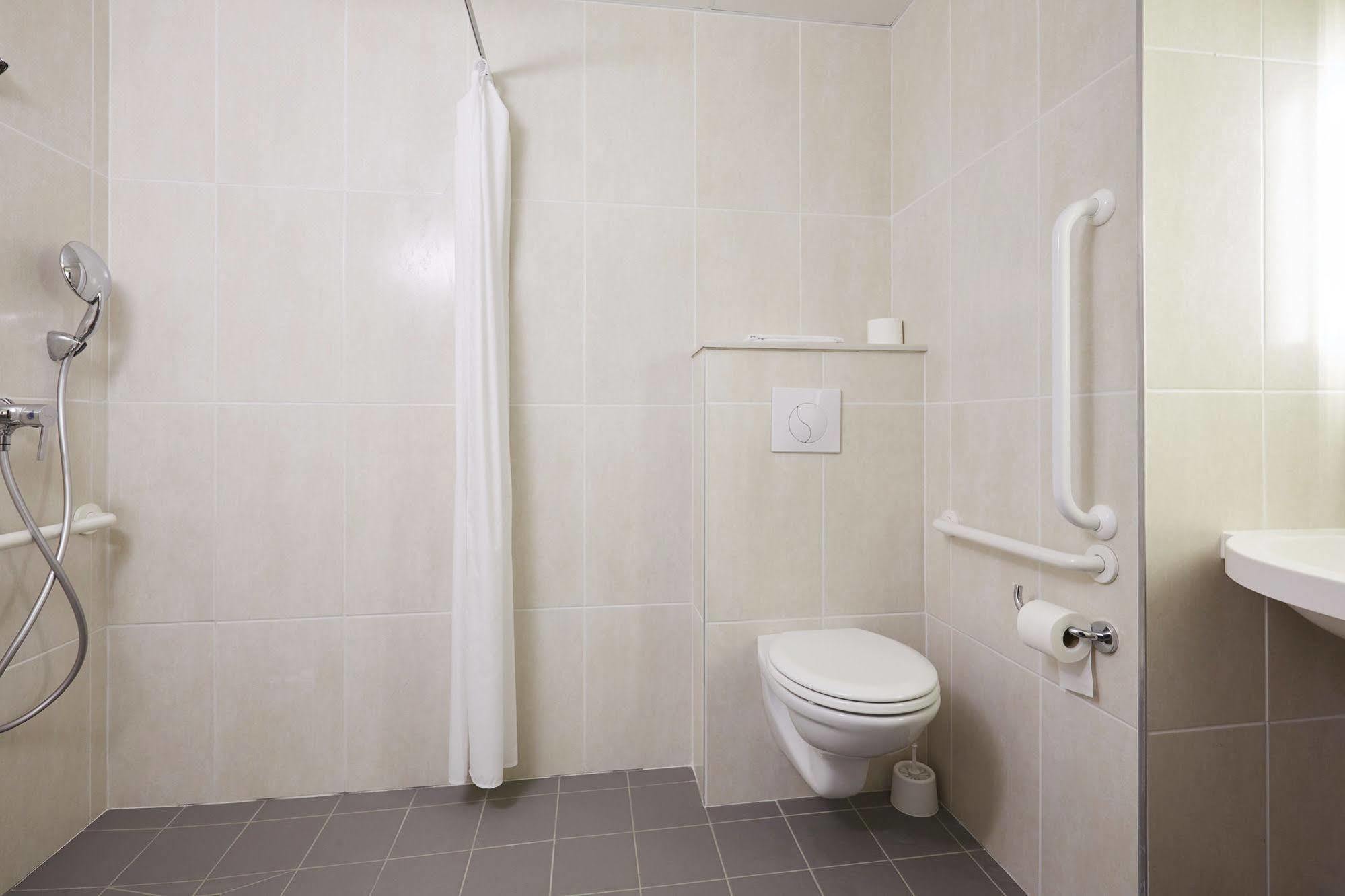 B&B Hotel Poitiers 3 Futuroscope Chasseneuil-du-Poitou Ngoại thất bức ảnh