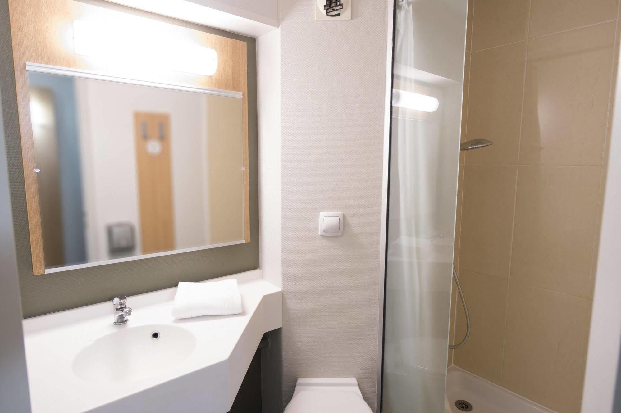 B&B Hotel Poitiers 3 Futuroscope Chasseneuil-du-Poitou Ngoại thất bức ảnh