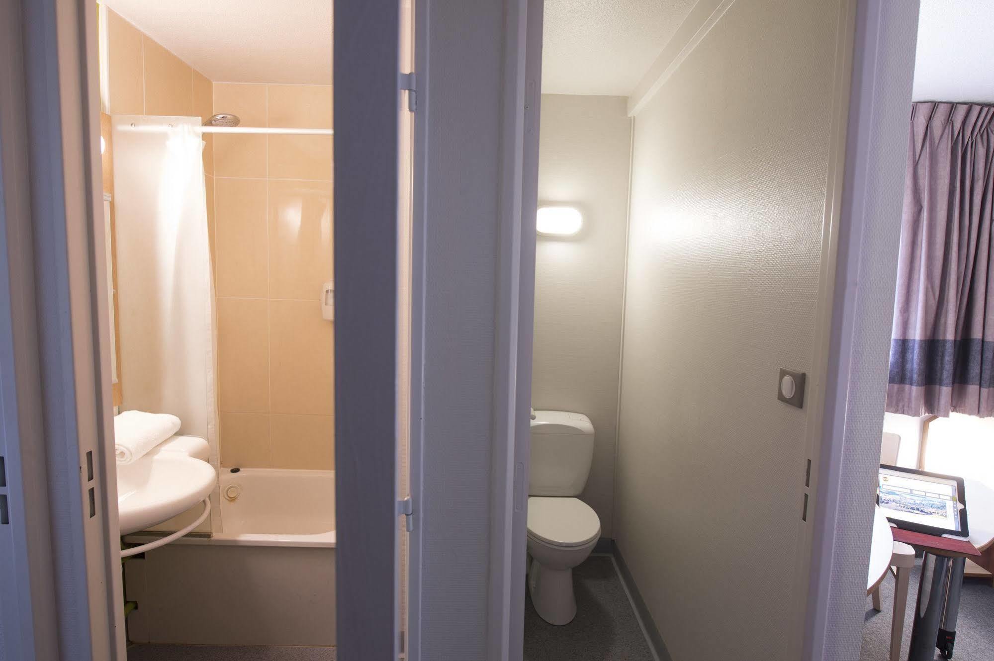 B&B Hotel Poitiers 3 Futuroscope Chasseneuil-du-Poitou Ngoại thất bức ảnh